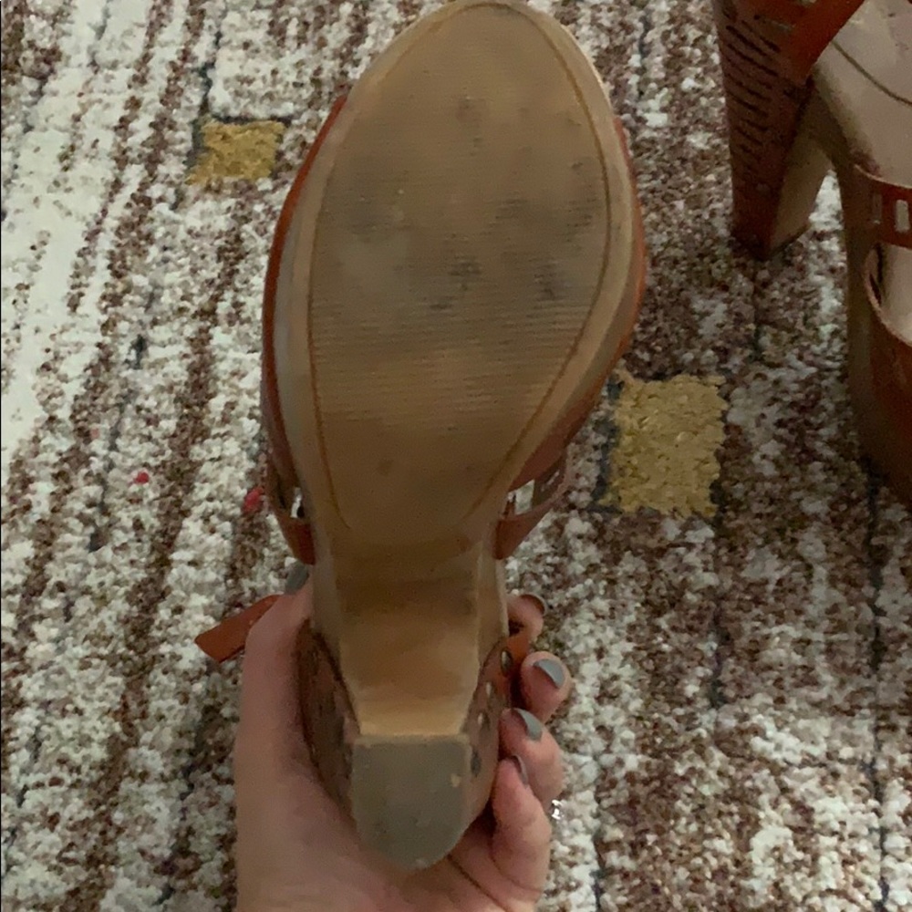 Jessica Simpson heels - Picture 3 of 3